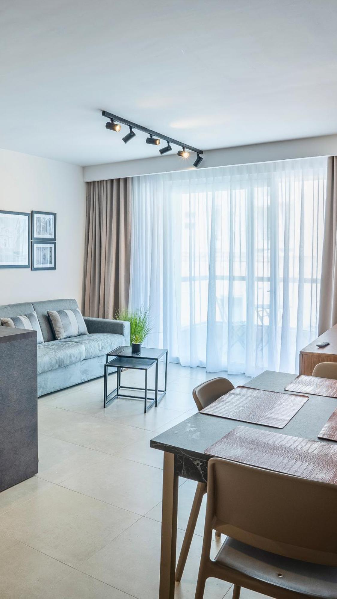 Apartment New Stylish Designer - Exceptional Location